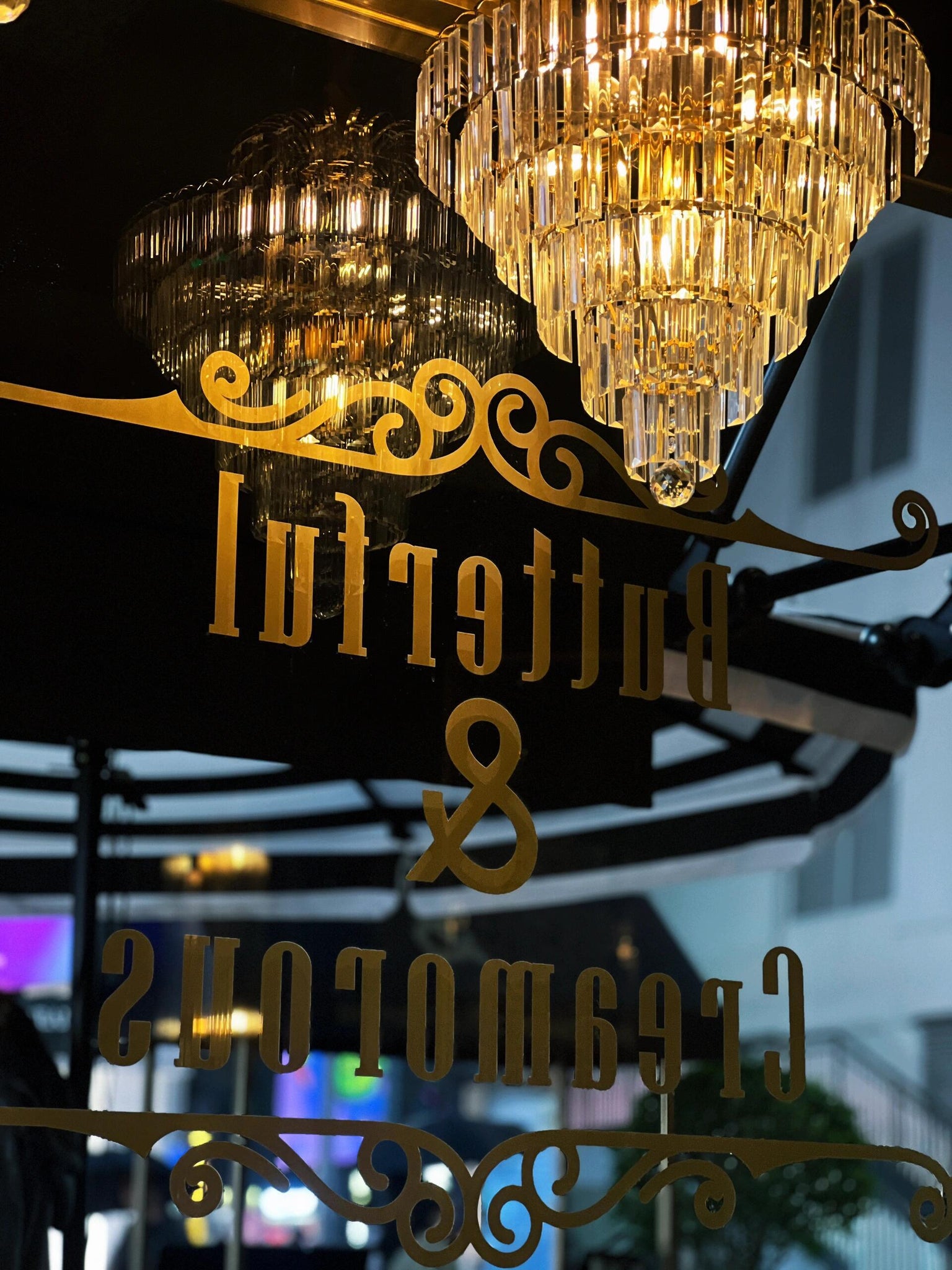 Crystal Chandeliers for Modern Restaurant Design