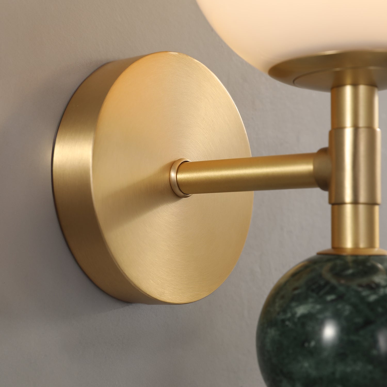 Dalt Wall Light